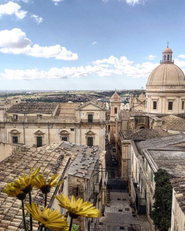 Ostello Della Gioventu - Il Castello Noto Exteriör bild