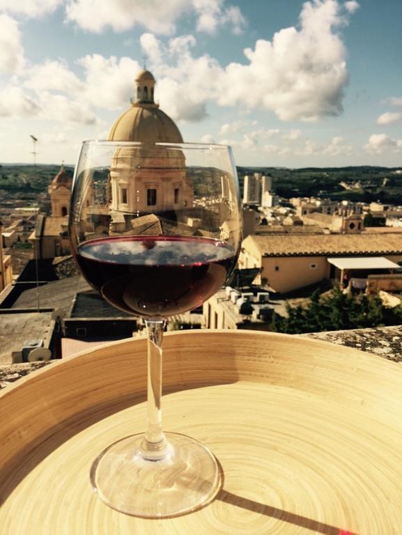 Ostello Della Gioventu - Il Castello Noto Exteriör bild